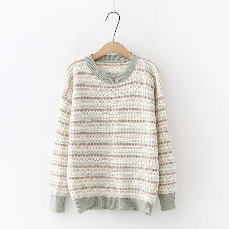 Свитер женский осенне-зимний в полоску с круглым вырезом | Женская одежда