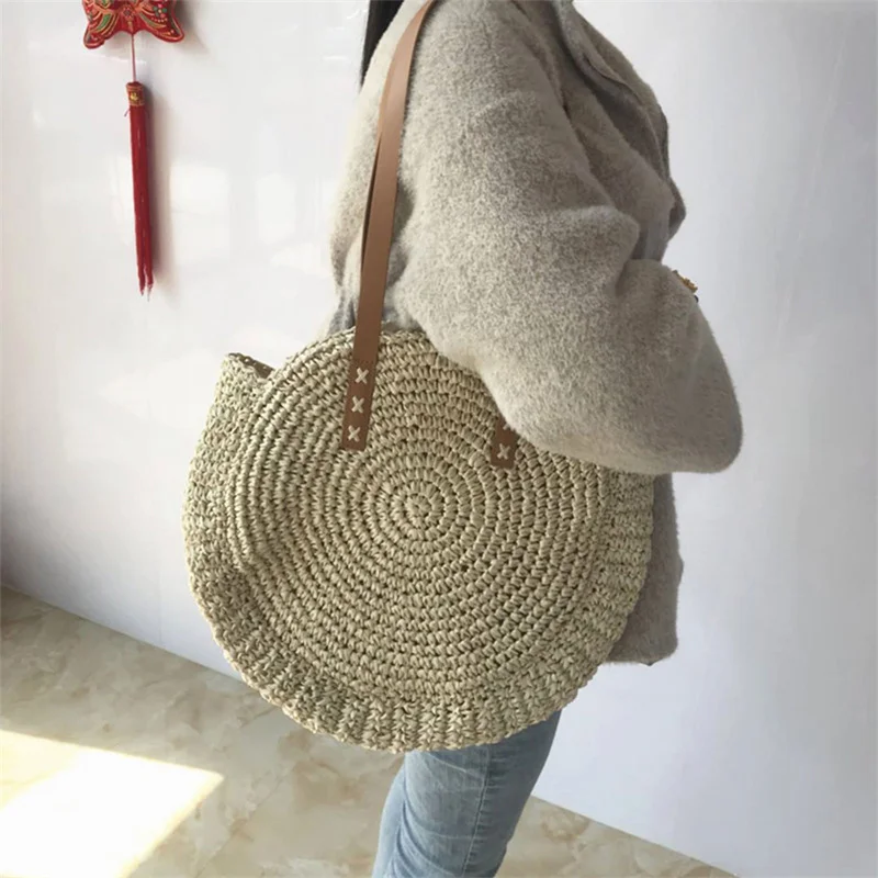 Круглая пляжная сумка из рафии винтажная плетеная сумочка ручной работы на ремне