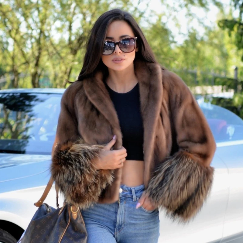 

Fashion Short Genuine Mink Fur Jacket with Raccoon Dog Fur Sleeve Cuffs Luxury Women Real Mink Fur Coat Turn-down Collar Outwear