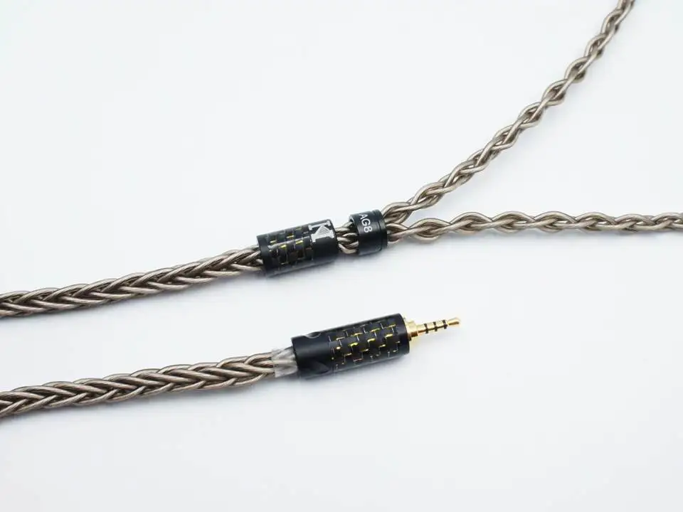 Серебристые Hi-Fi наушники-вкладыши серебристого цвета с 8 элементами is Audio AG8 Flagship |