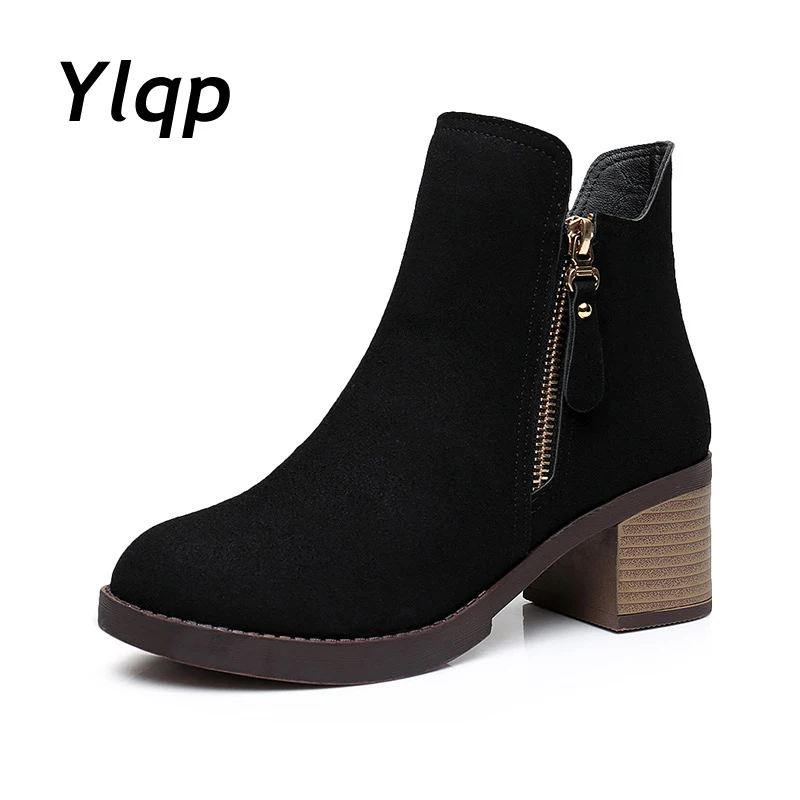 

2019 new Martin boots, leather retro, coarse and winter boots, with naked boots big yards, 40-43 yards short boots women