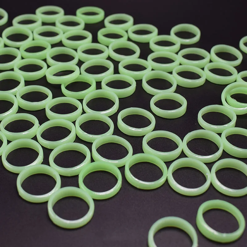 50 шт./лот светящиеся кольца флуоресцентные ювелирные изделия милые пластиковые в