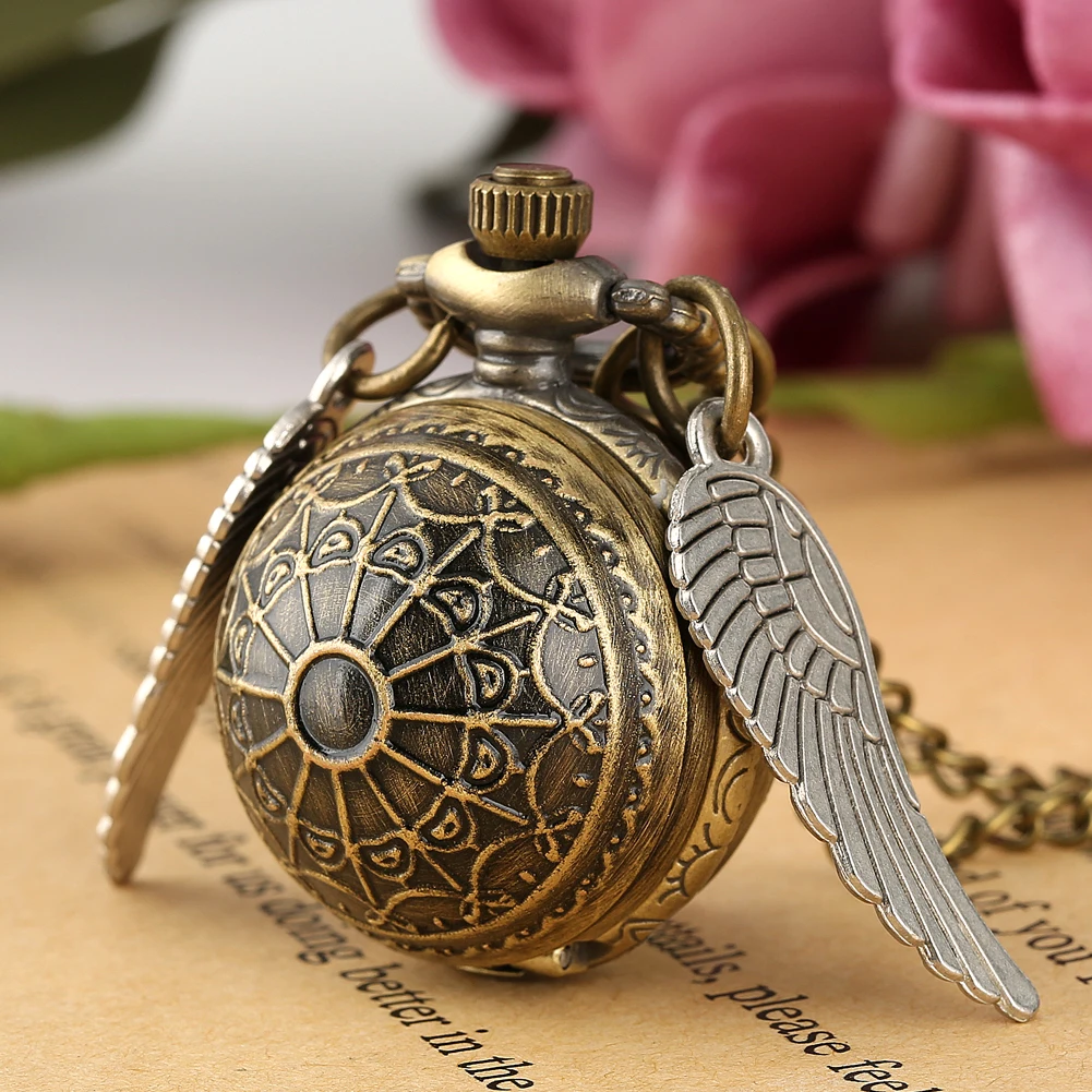 Vintage Pocket Watch Gift Set Bronze Quartz H Pattern Dial Mini Wings Little Clock Exquisite Watch Suit for Grandpa Husband
