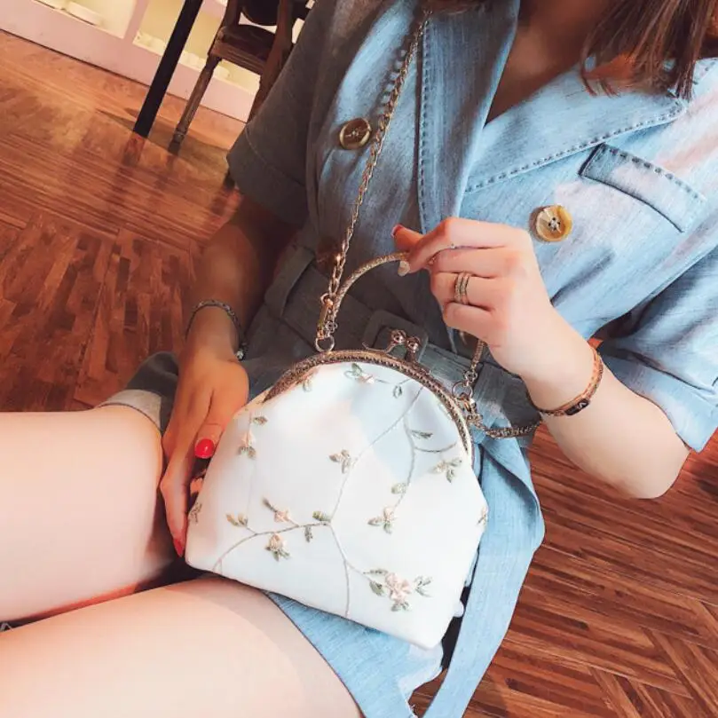 

Сумка-тоут женская кружевная, саквояж на плечо из высококачественной искусственной кожи, портативный чемоданчик на цепочке, дорожный чемод...