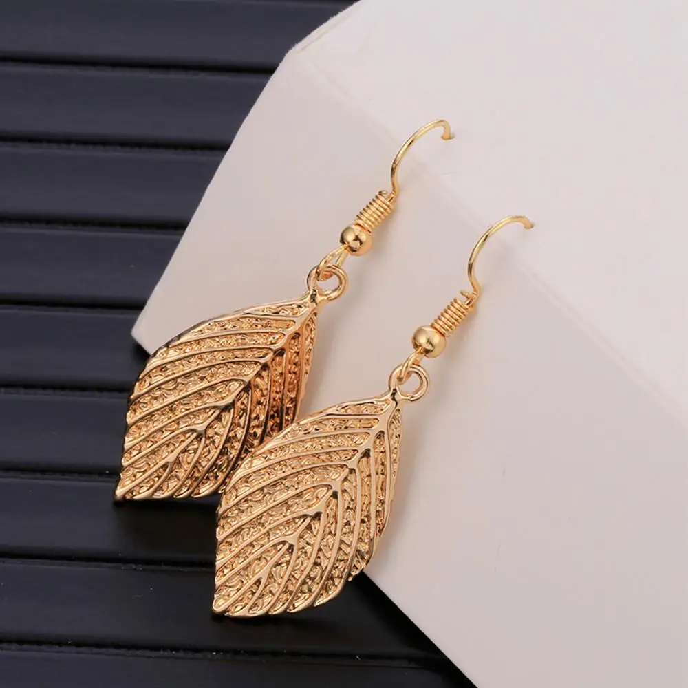 Женские серьги с листьями минималистичные Винтажные золотого и серебряного