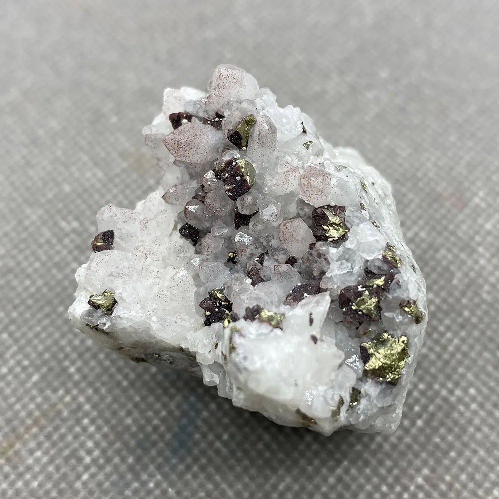 

Natural red crystal coexists with chalcopyrite