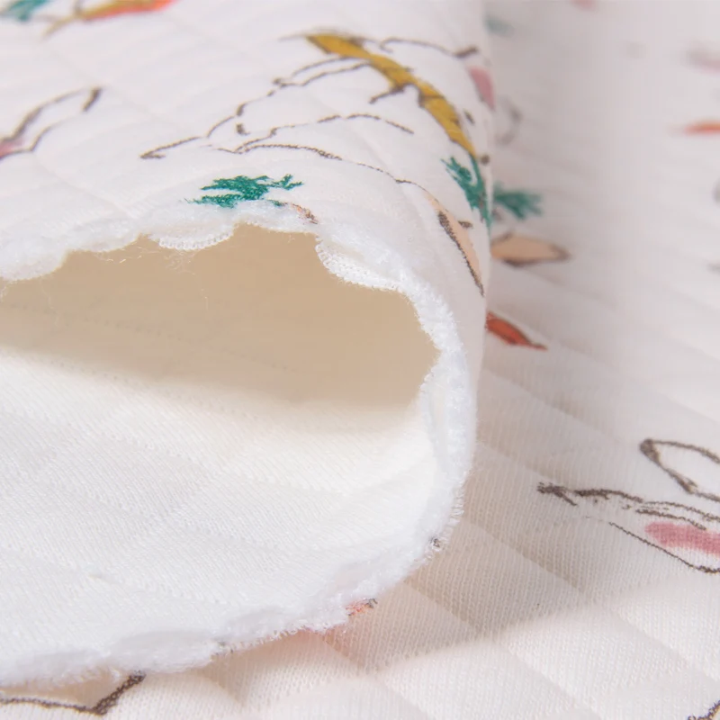 Хлопковая стеганая трикотажная ткань с принтом для осени и зимы плотная дышащая