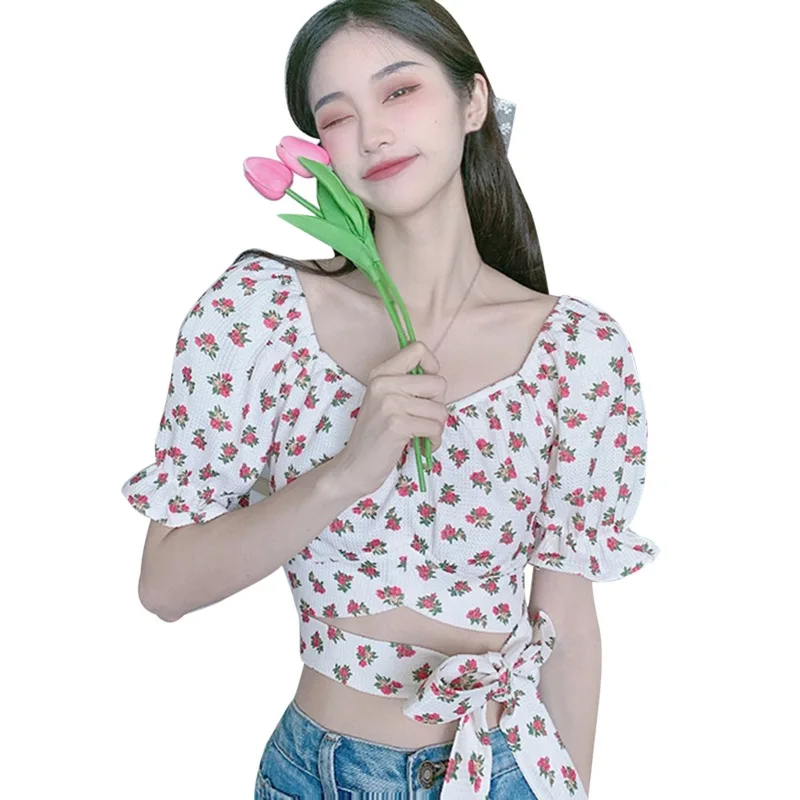 

Французская квадратная с круглой горловиной и цветочным показать многослойное украшение на шею в Высокая талия с короткими пышными рукава...