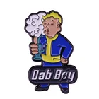 Эмалированная булавка Fallout Vault Boy для мальчиков, музыкальный значок для мальчиков, без дыма, домашний УФ-реактивный!