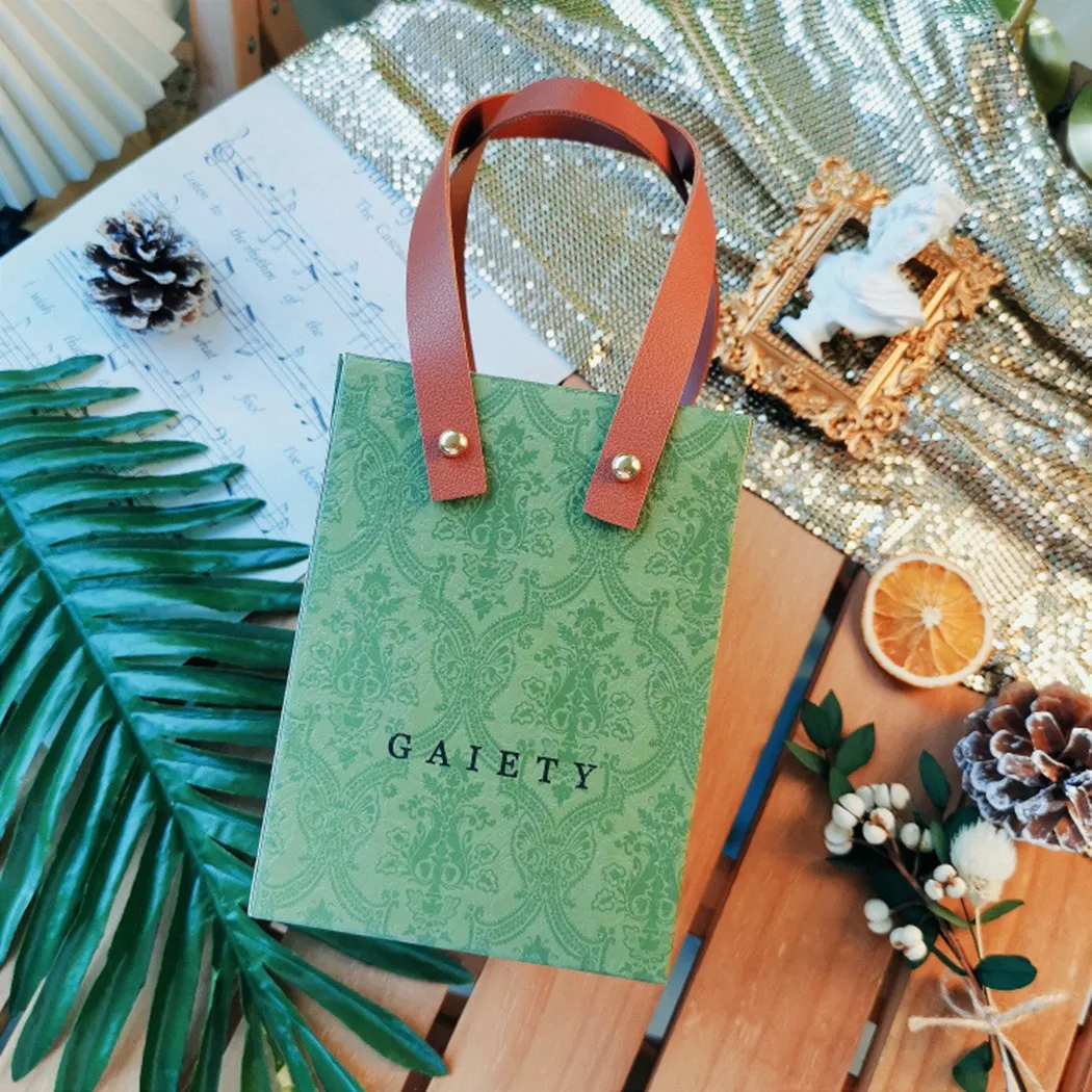 

Carton Handle Rope Chocolate Candy Storage Bag Packaging Birthday Gift Bags Party New Year Gift Decoration