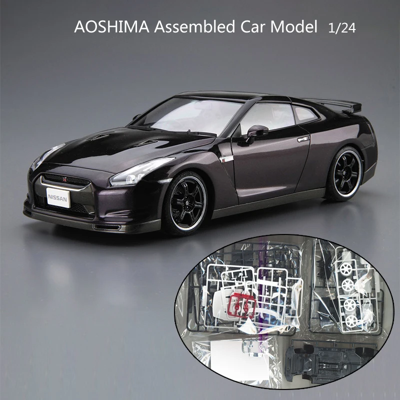 

1/24 Assembled Car Model Nissan R35 GT-R Spec-V `09 with Internal Structure 06218 Plastic Assembly Building Car Model Kit DIY