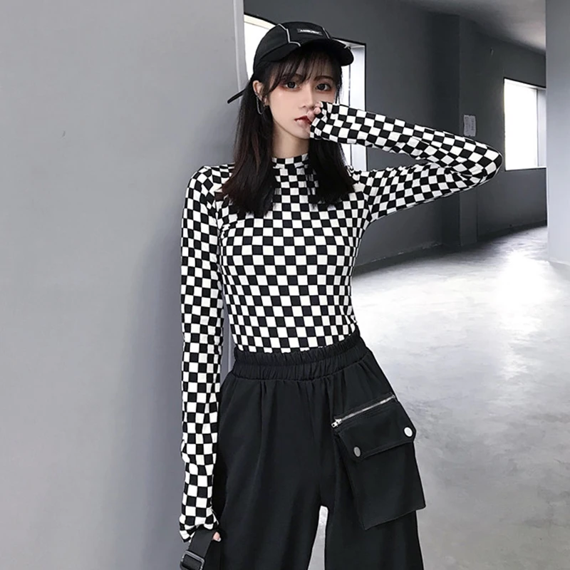 Женская черно-белая клетчатая футболка тянущаяся облегающая Корейская в стиле