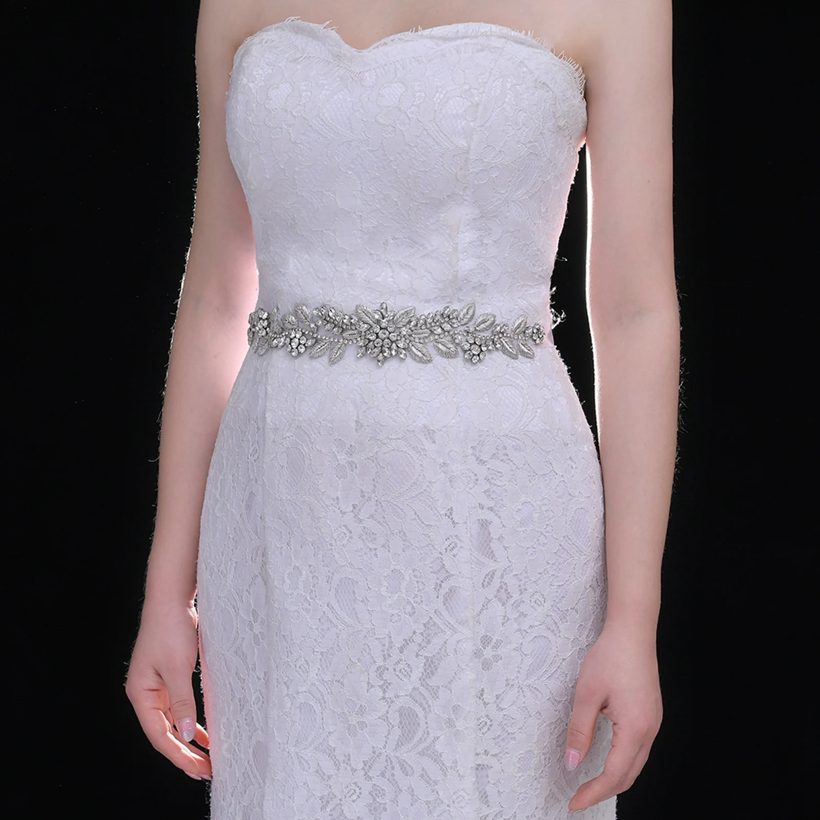 

TRiXY S373 Luxury Royal Medal Craft Wedding Belt Sash Women Bridal Belts Rhinestone Beaded Handmade Bridal Sash Indian Silk Belt