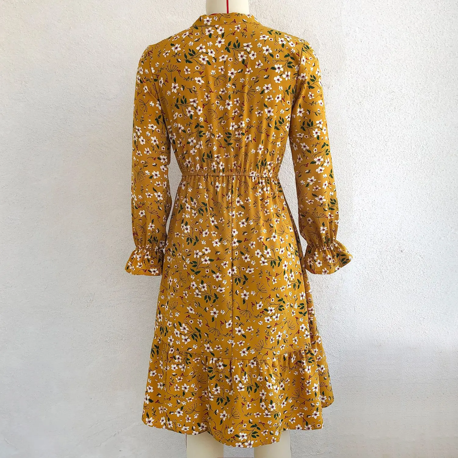

BornToGirl 2021 Autumn Vintage High Waist Floral Dress Women Casual Chiffon Long Sleeve Knee-Length Yellow Pink Dress robe femme