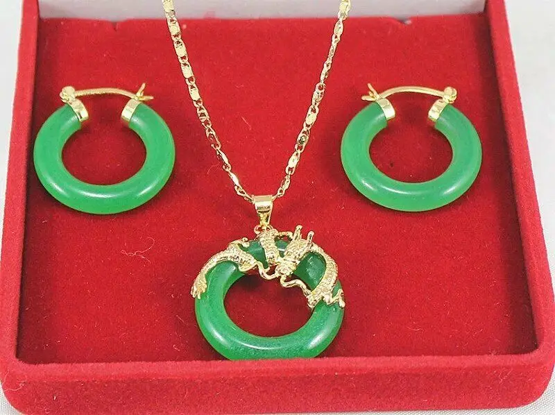 

Natural green jade Pendant Necklace Earring Set