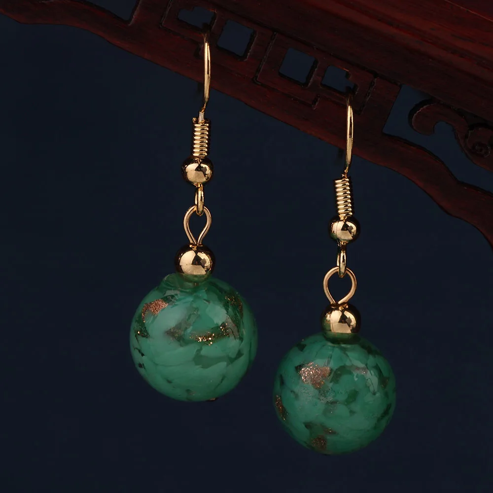 Этнические зеленые белые синие серьги ручной работы с цветной глазурью