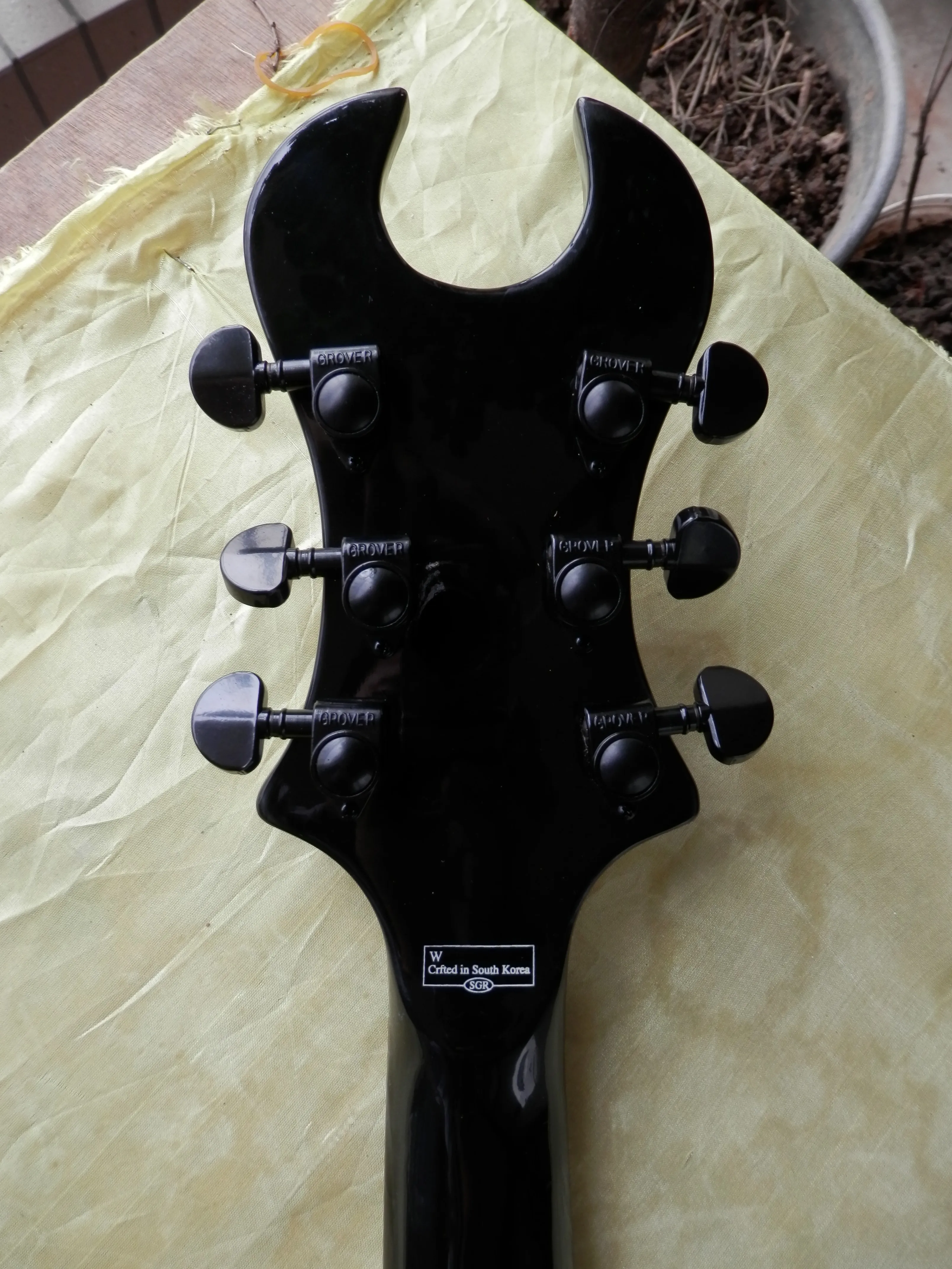 Synyster custom floydrose tremolo черные и красные полосы двойного встряхивания электрическая