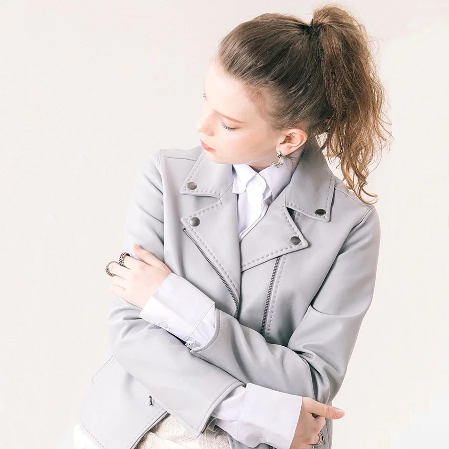 

Женская кожаная куртка из овечьей кожи с бусинами