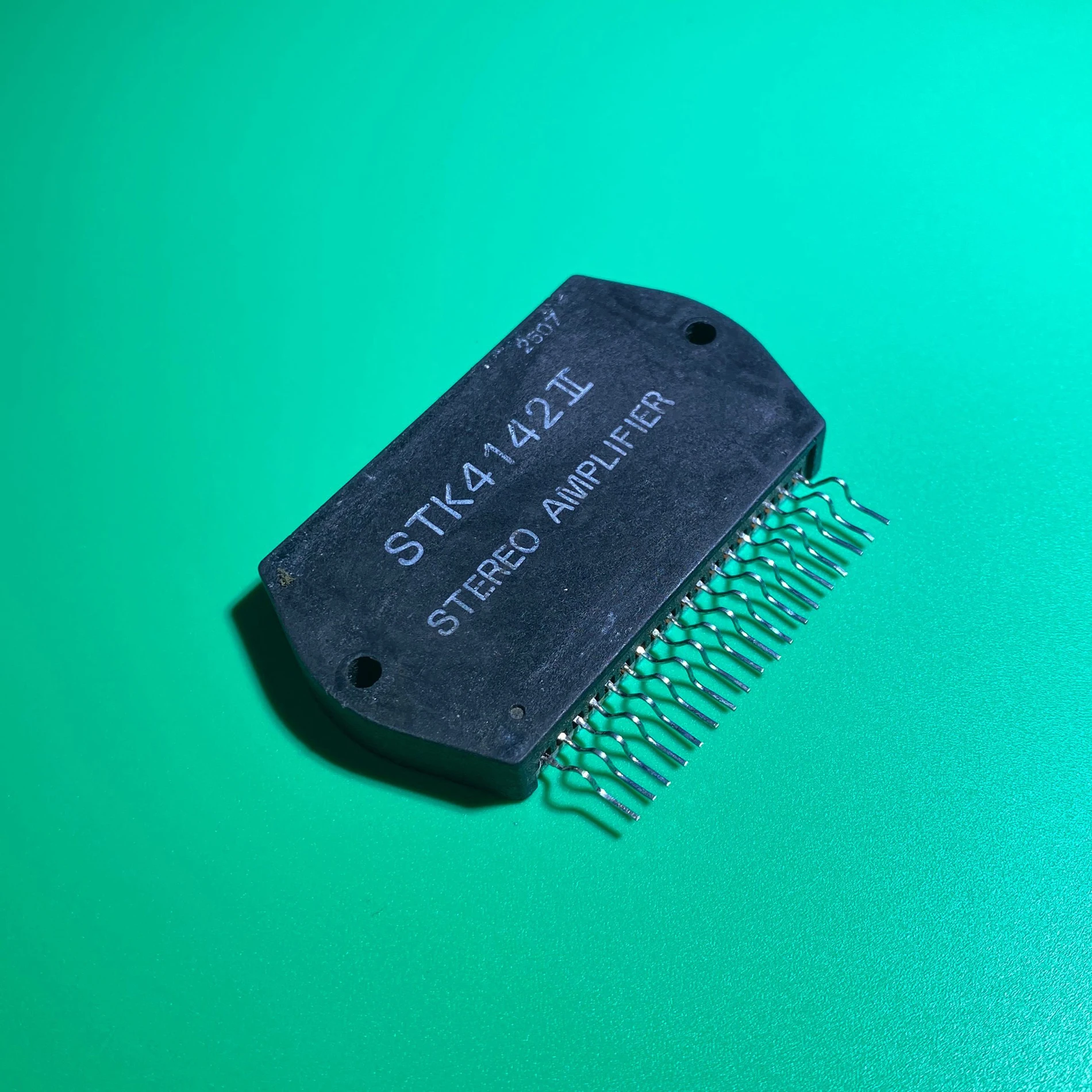 Характеристики усилителя мощности IMST Hybird ICs AF STK4142II Раздельный блок питания IGBT