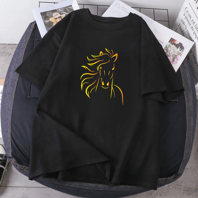 

A Cute Horse Woman T-shirts Oversize Summer Female Tees Hip Hop Short Sleeve Lady New Clothing Harajuku Shirt