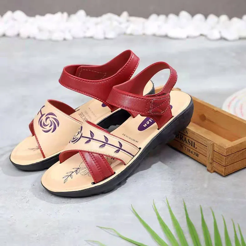 Летние новые стильные женские сандалии Прочные мягкие удобные туфли на низкой