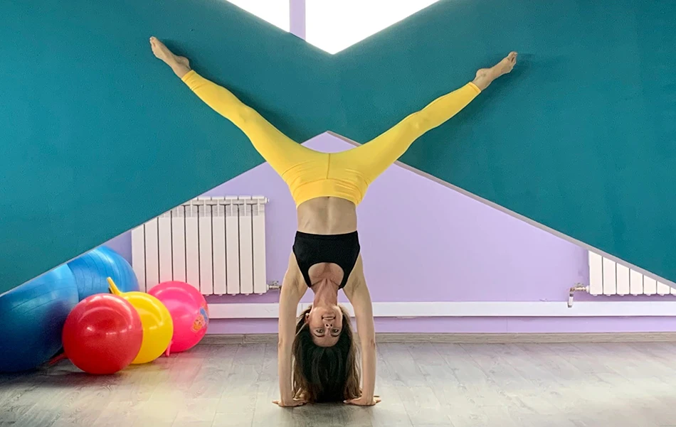 Для женщин кальсоны йоги одноцветное Высокая талия Push Up энергии бесшовные спорт Tight Леггинсы для фитнеса Тренажерный зал Бег животик управление мотобрюки