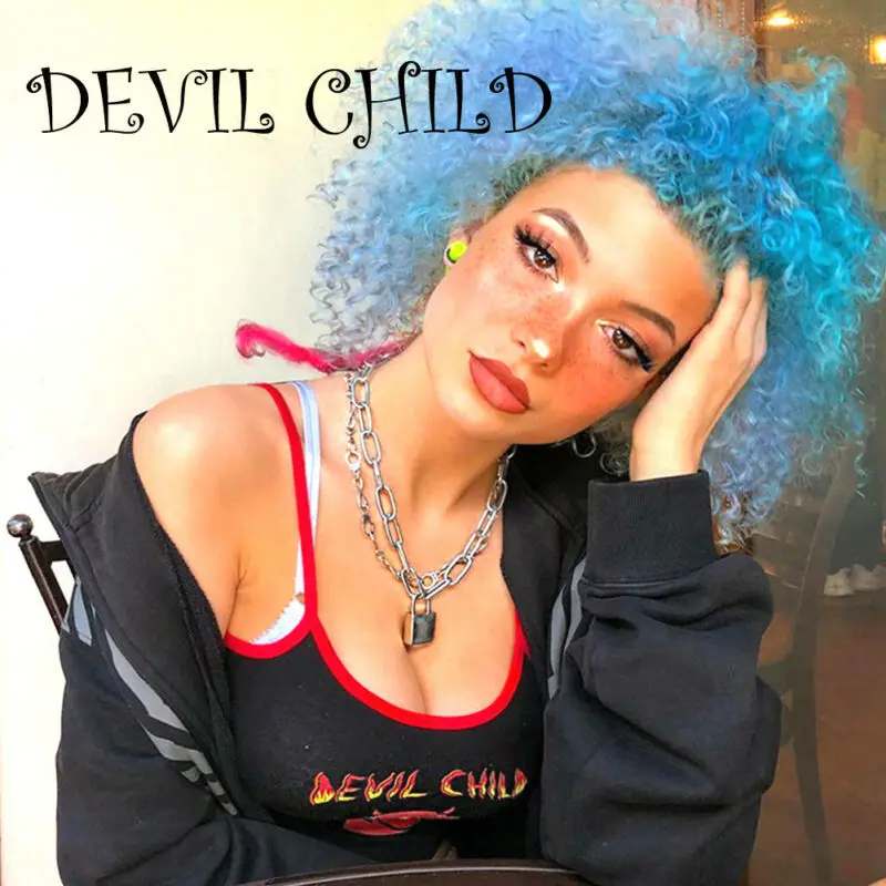 Женский укороченный топ на бретельках летний с открытой спиной и принтом демонов