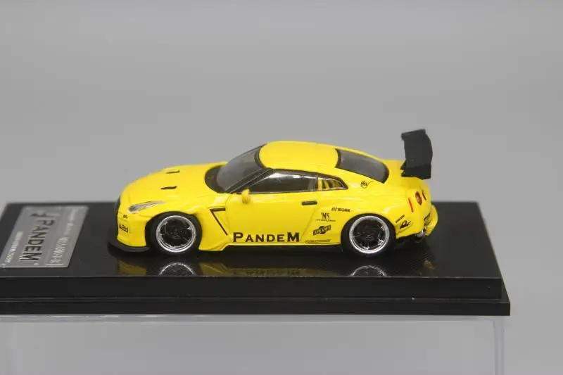 

1:64 Saloon Sports Car Model Alloy Gt86 GTR Rocket Rabbit Pandem Toys For Children Modified Vehicle Miniature Free Shopping