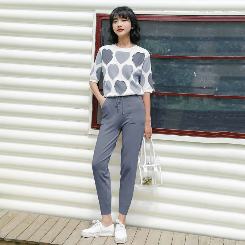 Женский Жаккардовый трикотажный костюм Love базовый пуловер с коротким рукавом и