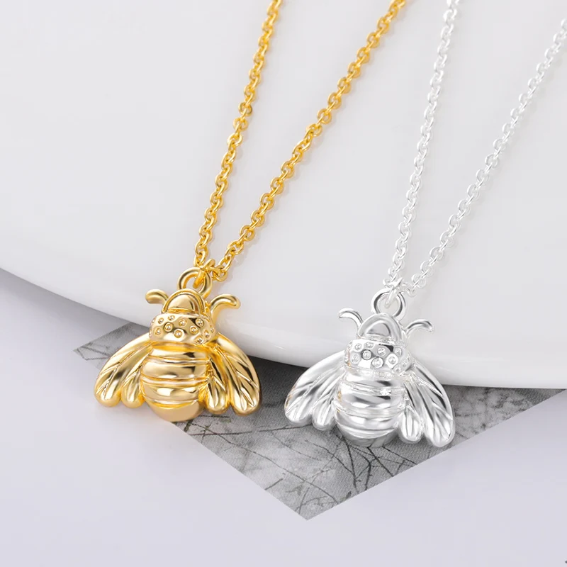 

Golden Insect Stainless Steel Necklaces for Woman Pendant Bohemian Party Couple Gift Jewelry Wholesale 2021 Necklace Trend