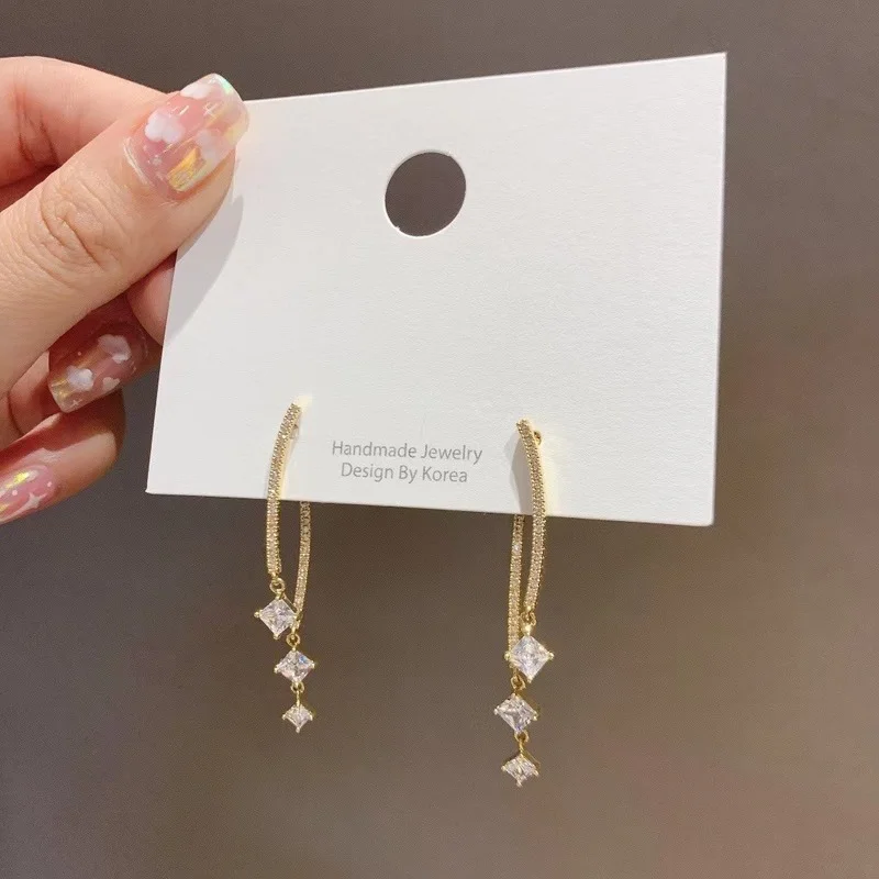 

French Style Elegant Zircon Inlaid Gold Plated Metal Dangle Earrings for Women Sweet Luxury Vintage Fashion Piercing Earrings