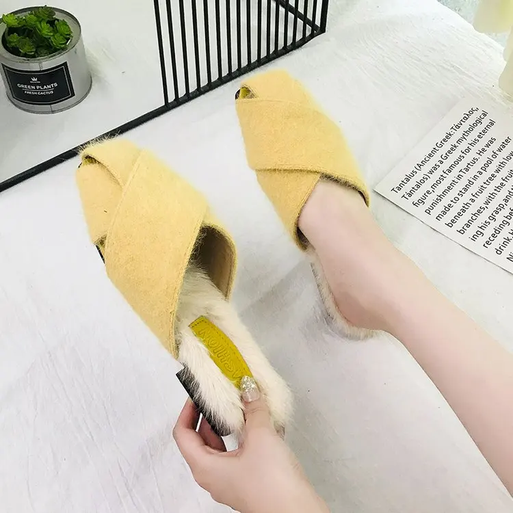 Модные женские туфли тапочки светильник Блестящий искусственный мех флип-флоп женские босоножки Повседневное открытые летние туфли на плоской подошве; Дамская обувь для девочек