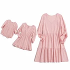 Розовая семейная Одинаковая одежда, платье для мамы и дочки, одежда с длинными рукавами и оборками для мамы, ребенка, мамы и я, одежда для девочек и женщин