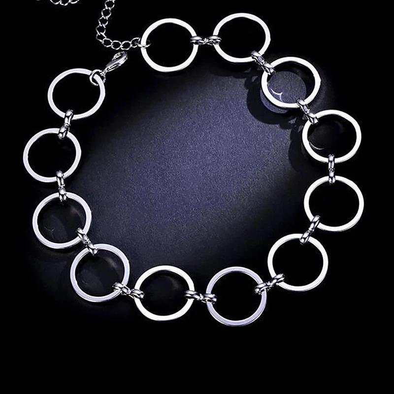 Женское Ожерелье-Чокеры серебристого цвета с металлической подвеской |