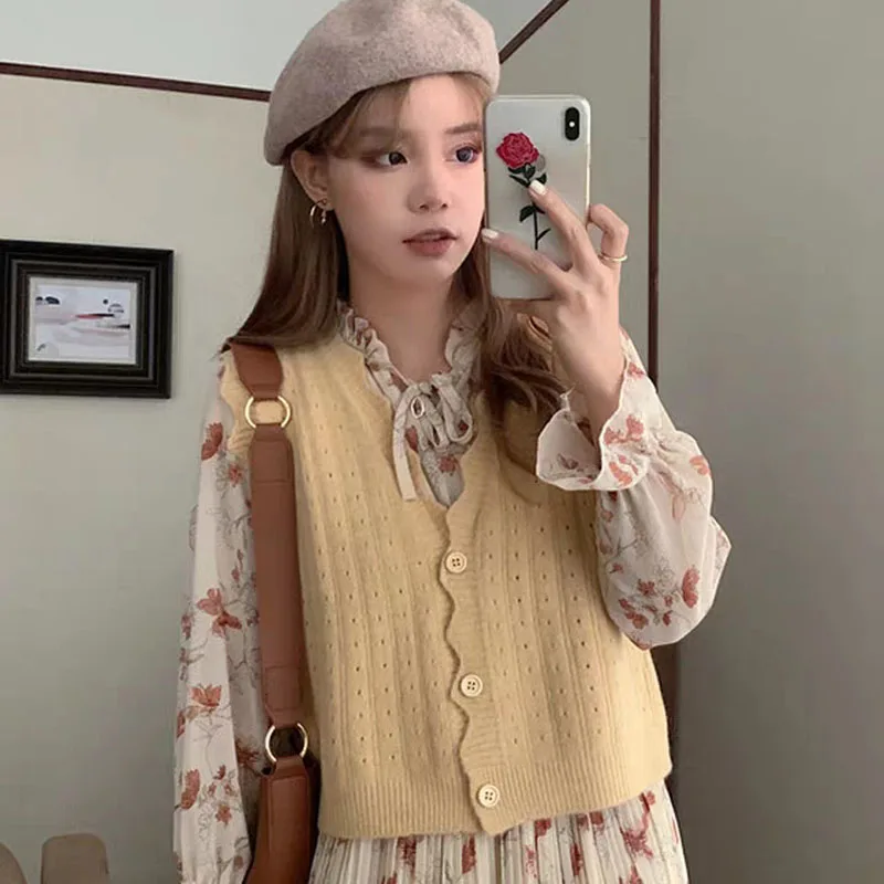 

Sweater Vests, Women's Blouses, Coats, Sleeveless Sweaters