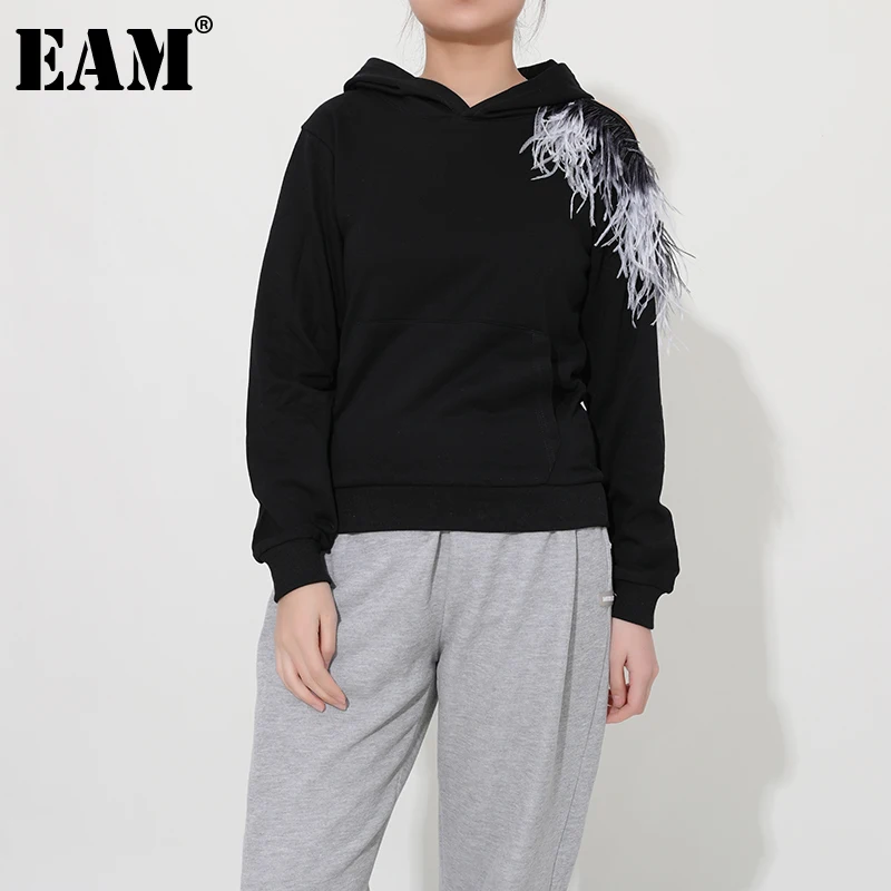

[EAM] Loose Off Shoulder Feather Sweatshirt New Hooded Long Sleeve Women Big Size Fashion Tide Spring Autumn 2022 1DD235201