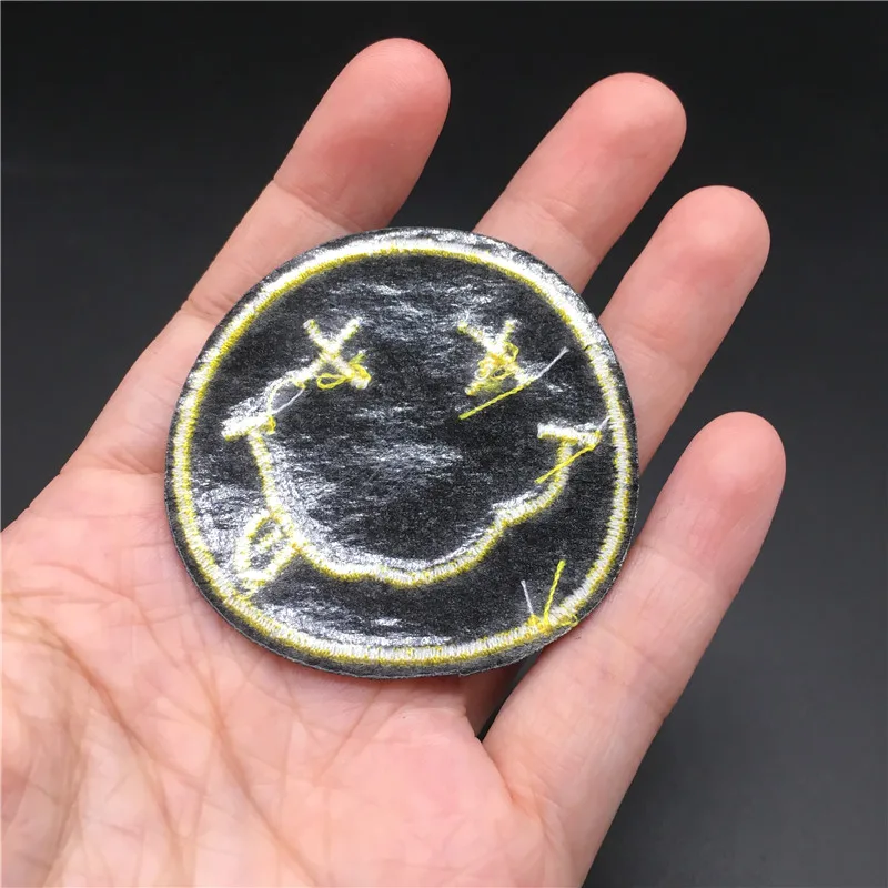 

1PCS Cartoon Smile Size: 4.9x4.8cm Embroidery badge for T-shirt Iron on Patch Sewing Clothes Sticker Applique DIY Stripe
