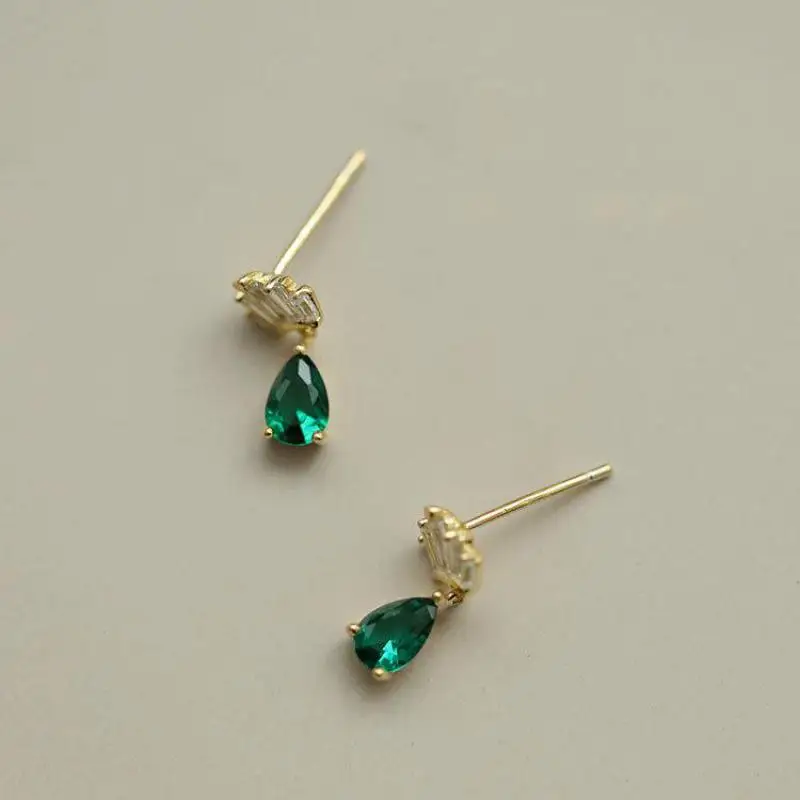 Женские серьги-гвоздики из серебра 100% пробы с изумрудом | Украшения и аксессуары