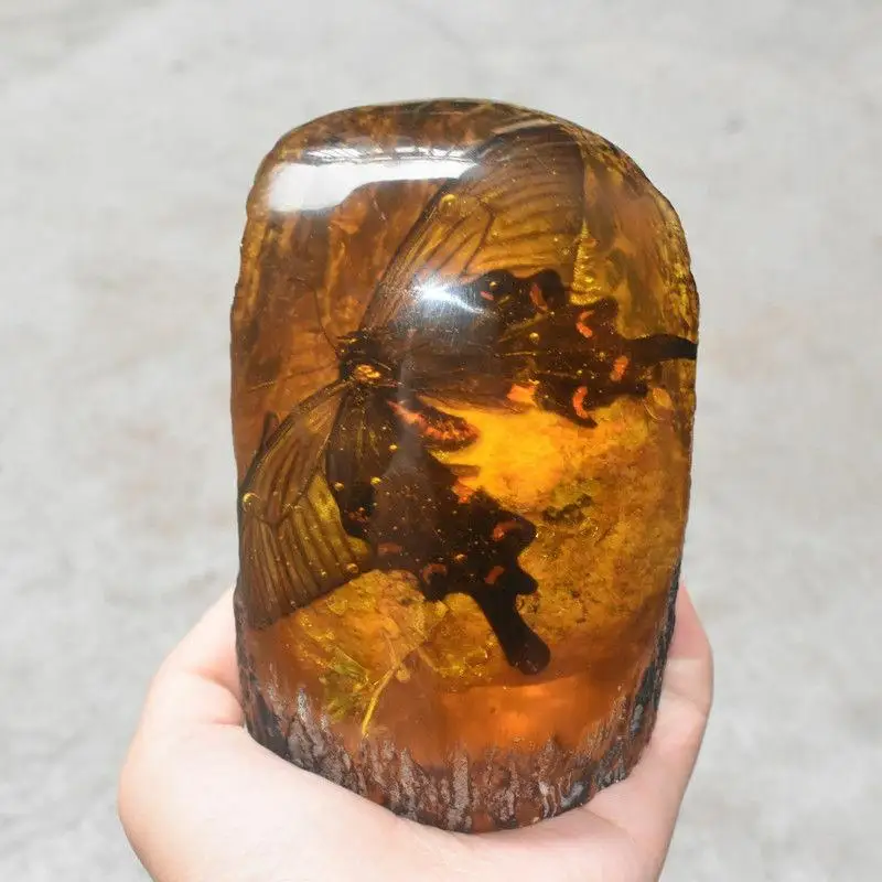 

Chinese Collectible Amber Inner Inlay Butterfly Rare Lucky Mascot Cone Statue Decor Ornaments Home Decor Collection
