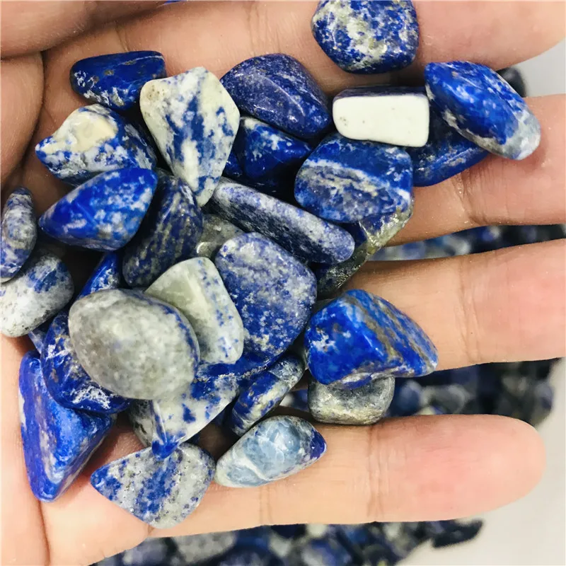 Натуральные гладкие кристаллы с натуральным камнем и минеральными украшениями