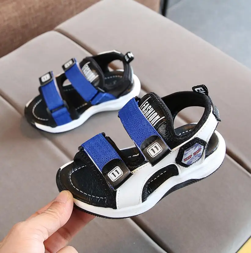 2020 Летние кожаные сандалии для мальчиков Детская пляжная обувь на плоской
