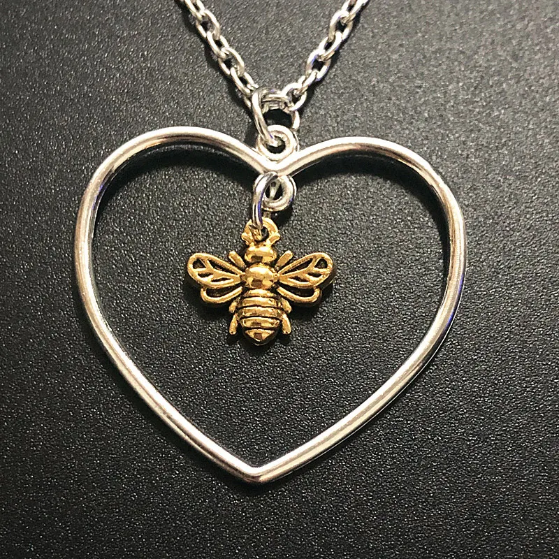 

2019 New Fashion Heart Trendy Gold Bee Necklace Honey Bee Cute Bee Pendant Women Lady Fashion Accessories