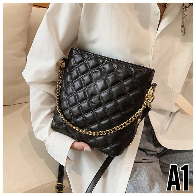 

Luxurious Hobos / Bucket bag Leather Woman Lipstick Card Coin Purse Phone Case for iPhone 6 S 7 8 Plus 12 11 IPad With Chain