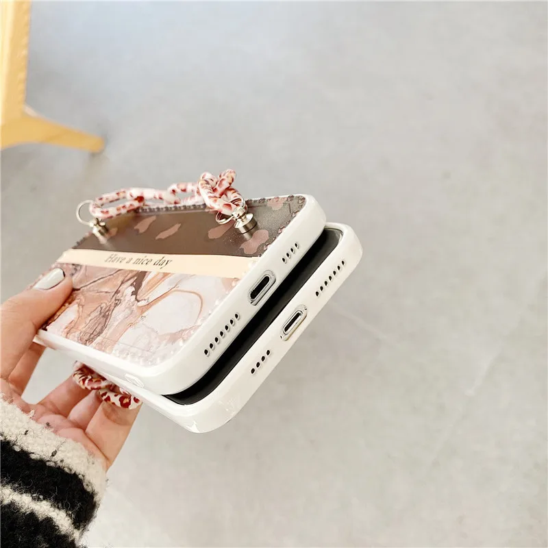 

Leopard Print Phone Case For iphone 12 11 Pro Max XS XR TPU With Bracelet Elegant Women Girls phone Cover For Iphone 7 8 Plus