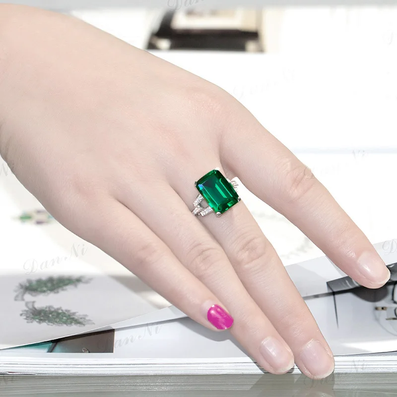 

Women Statement Luxury Rings Jewelry Green Stone Cubic Zirconia Metal Silver Plated Zircon Masculina Personality Ring
