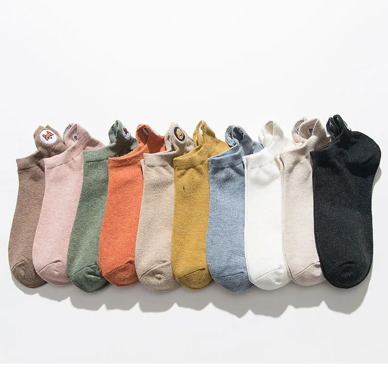 

Новые женские носки с вышивкой и рисунком собаки