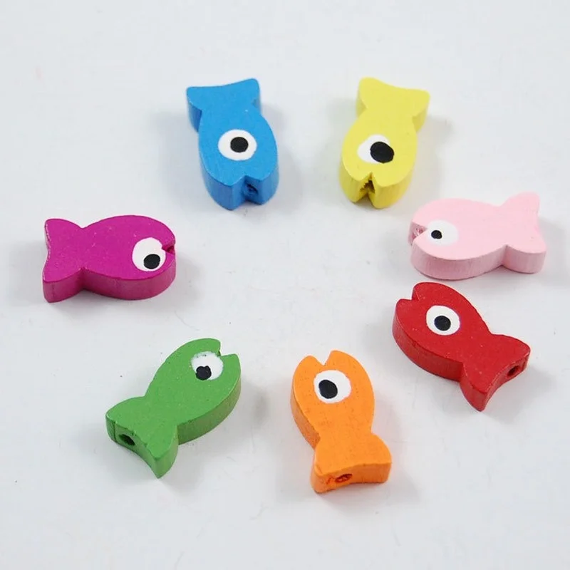 

50pcs 19x12MM Mini Wooden Fish Shaped Beads Painted Wood Loose Spacer Beads for DIY Craft Jewelery Making Christmas Decorations