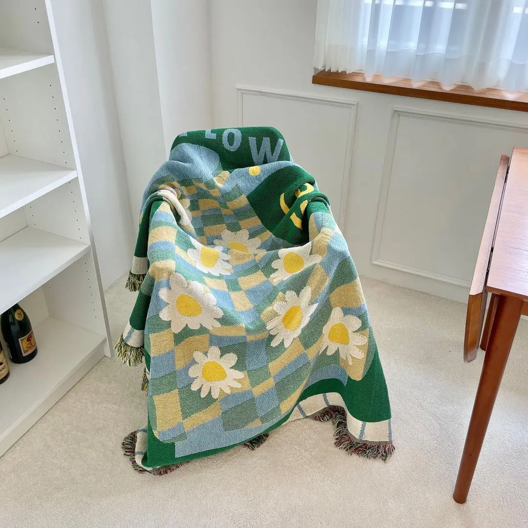 Soft Vase Blanket for Camping Beautiful Flower Picnic Blankets Universal Sofa Bed Cover with Tassel | Дом и сад