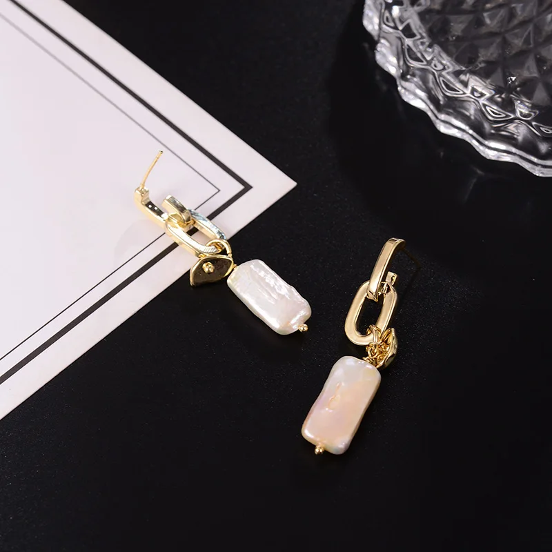 

Dorado Vintage Metal Bijou Geometric Natural Pearls Long Drop Dangle Earrings For Women Fashion Temperament Jewelry Gift 2021