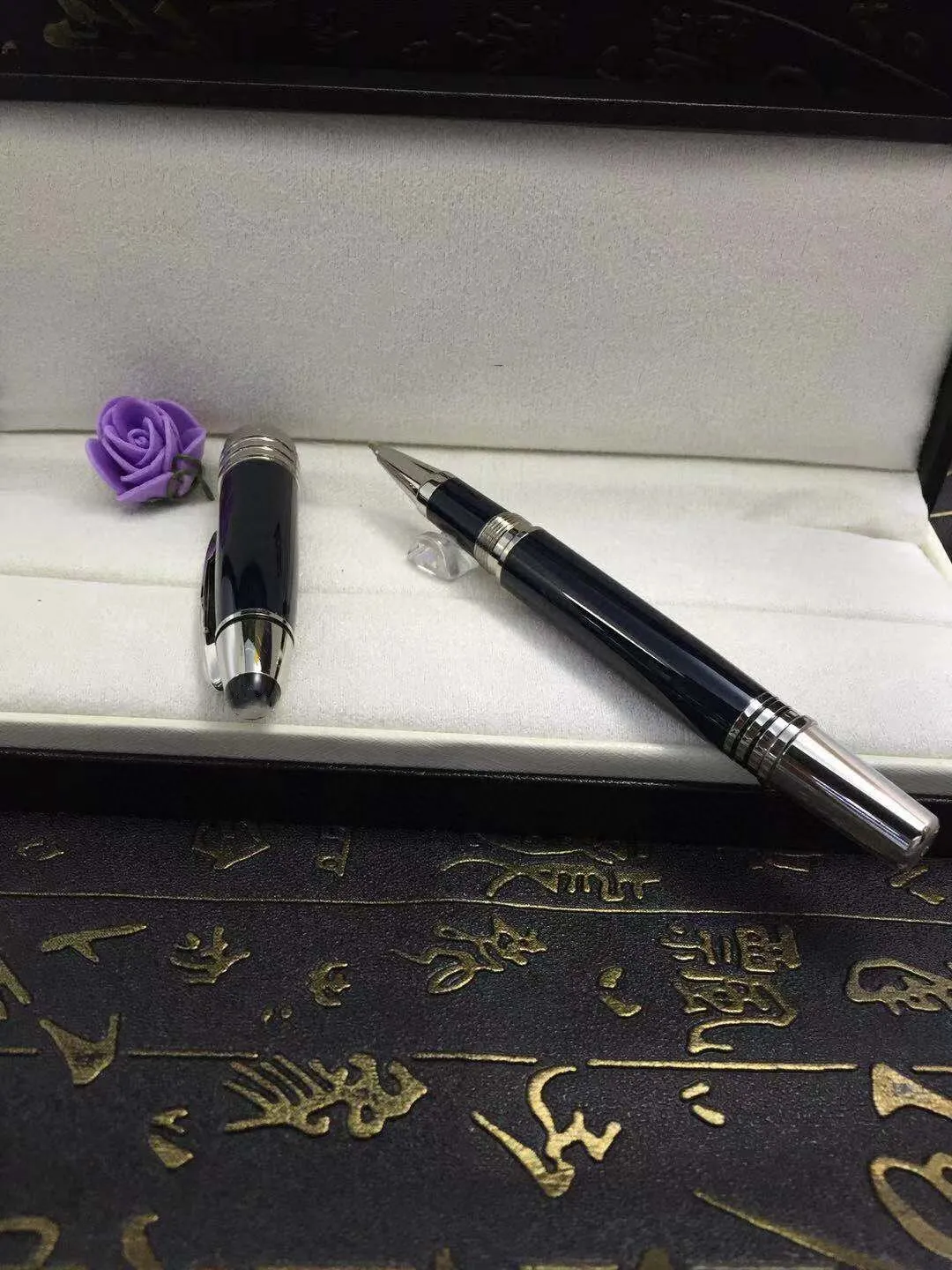 

Top quality Feel Metal Ballpoint Pens School Business Office Signature Roller Pen Famous luxury designer Writ Supplies With Box